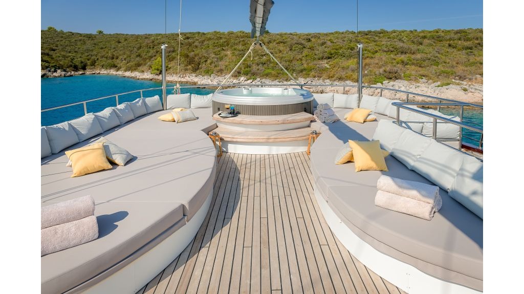 lg-sun-deck-4-1024-576