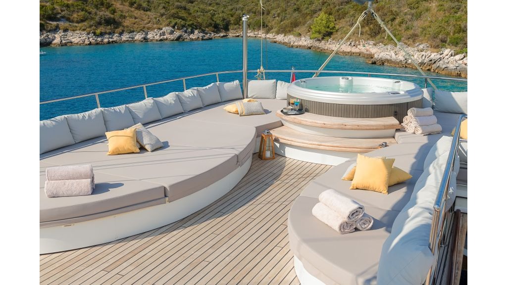 lg-sun-deck-8-1024-576