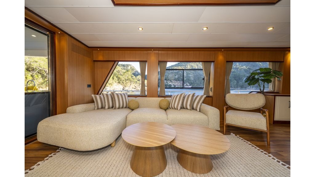 lila-trawler-5116-1024-576