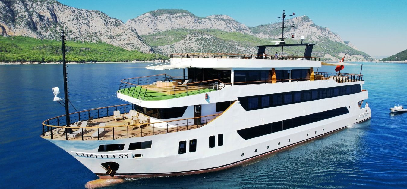 limitless-motor-yacht-for-charter5-master-1350-630