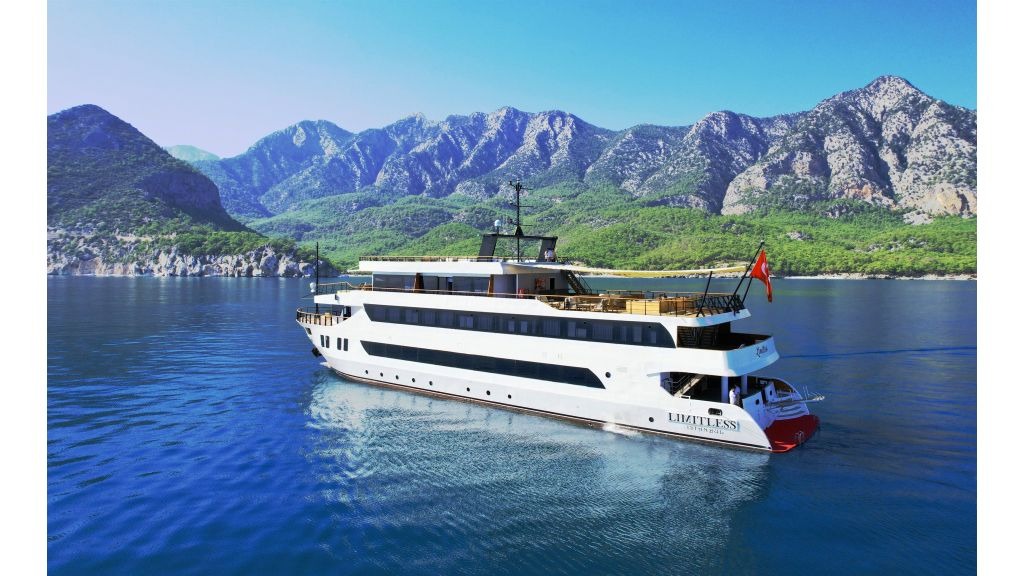 limitless-motor-yacht-for-charter6-1024-576