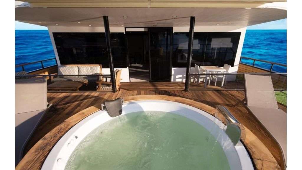 limitless-yacht-13-1024-576