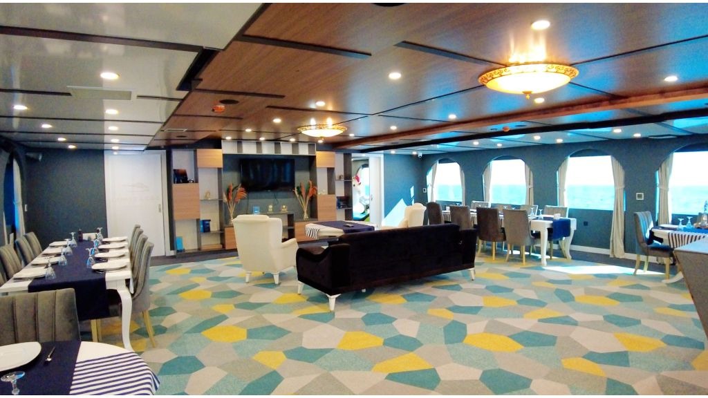 limitless-yacht-restaurant-7-1024-576