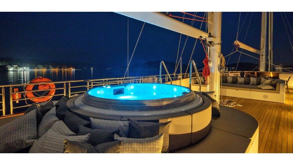 love-story-gulet-39-1024-576