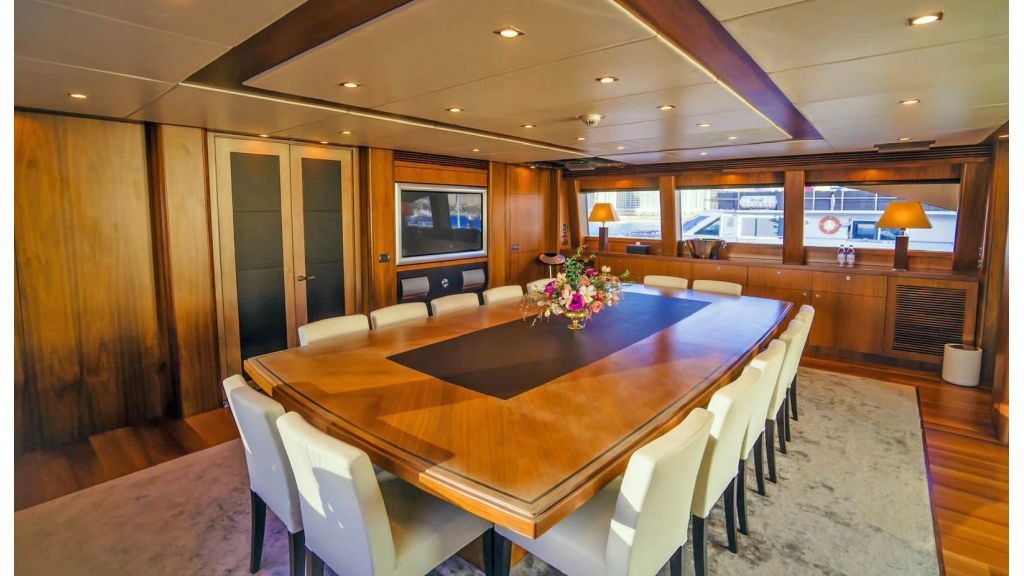 lucien-motor-yacht-18-1024-576