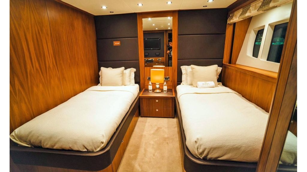 lucien-motor-yacht-21-1024-576