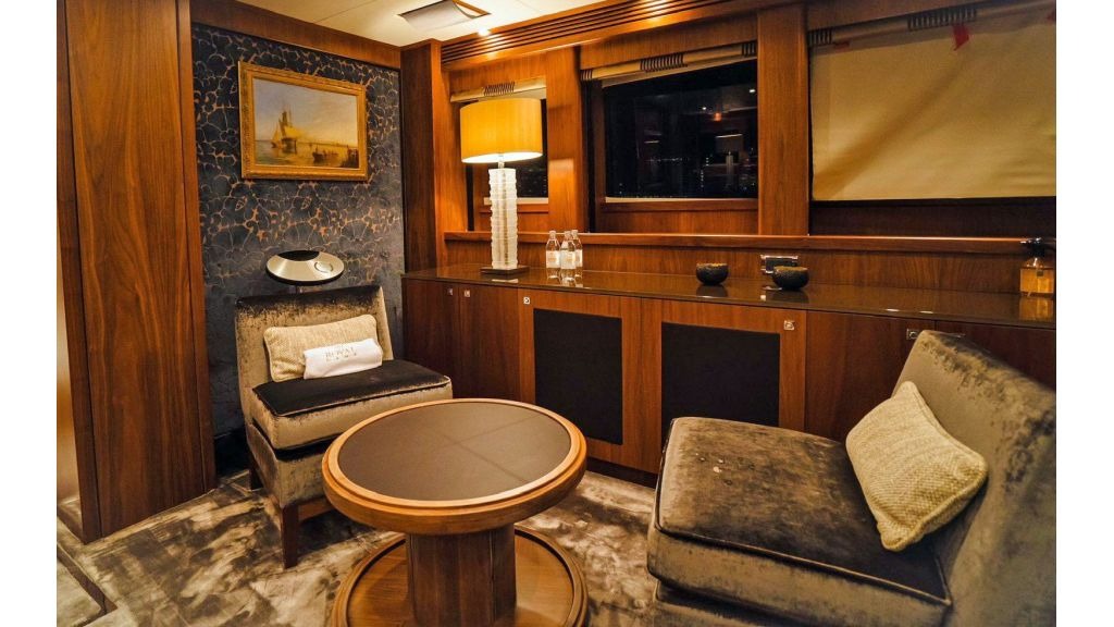 lucien-motor-yacht-23-1024-576