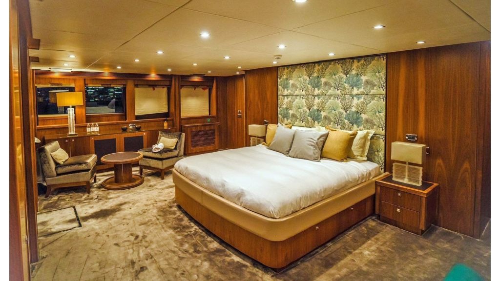 lucien-motor-yacht-24-1024-576