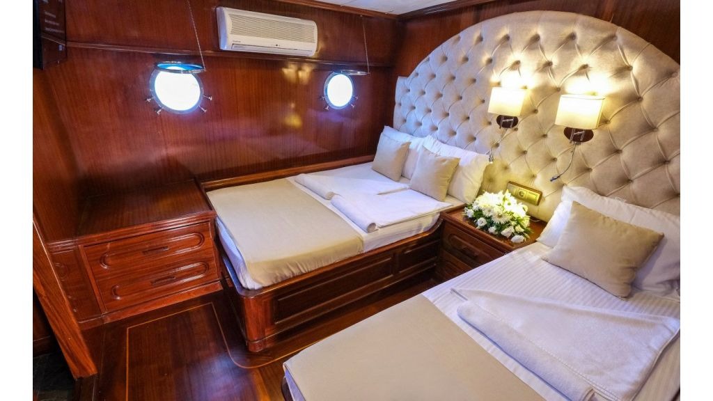 luxury-gulet-efe-burak-17-1024-576