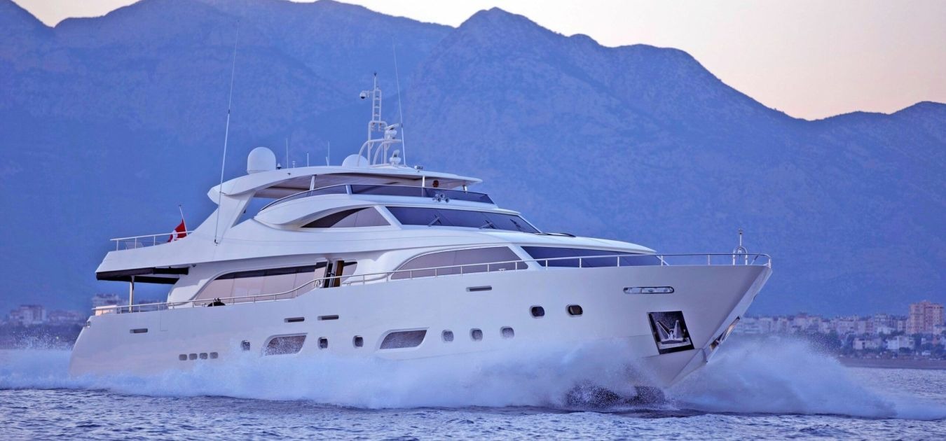 luxury-motor-yacht-panfeliss-master-3-scaled-1-1350-630