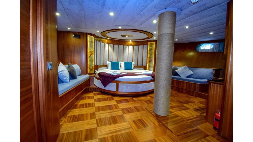 luxury-ugur-gulet-2-1024-576