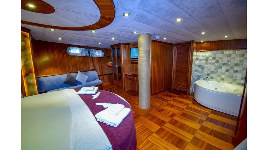 luxury-ugur-gulet-5-1024-576