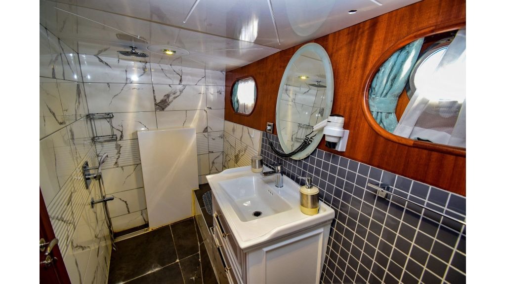 luxury-ugur-gulet-9-1024-576