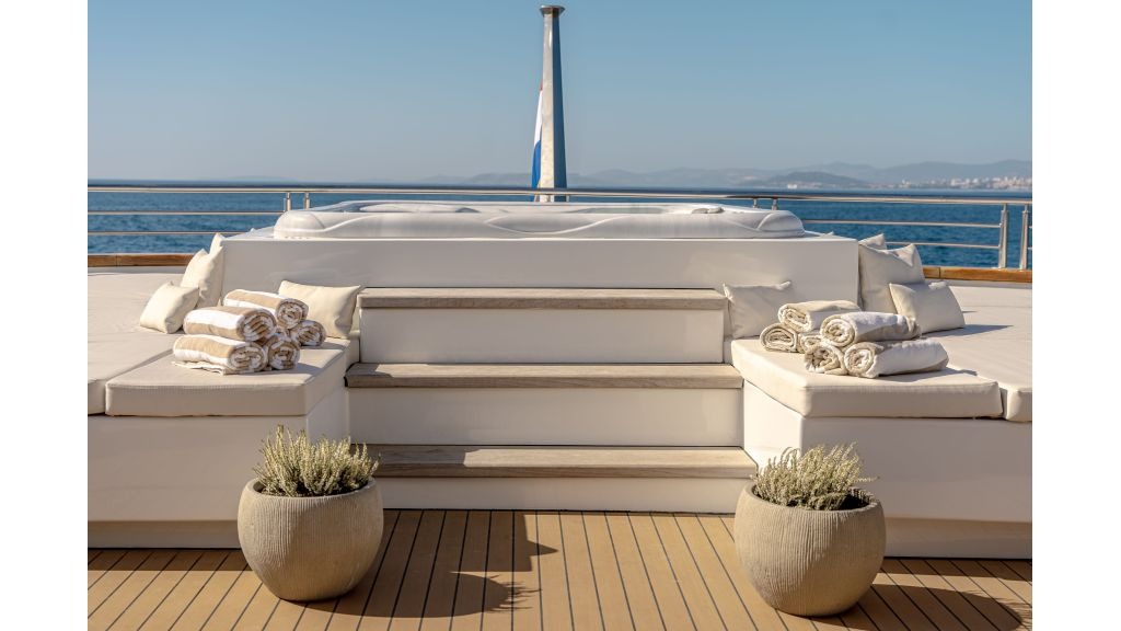 m-y-cristal-27-1024-576