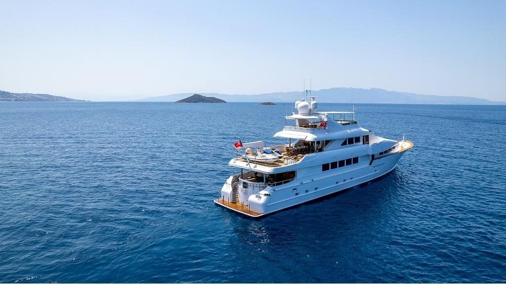 mary-motor-yacht-03-1024-576