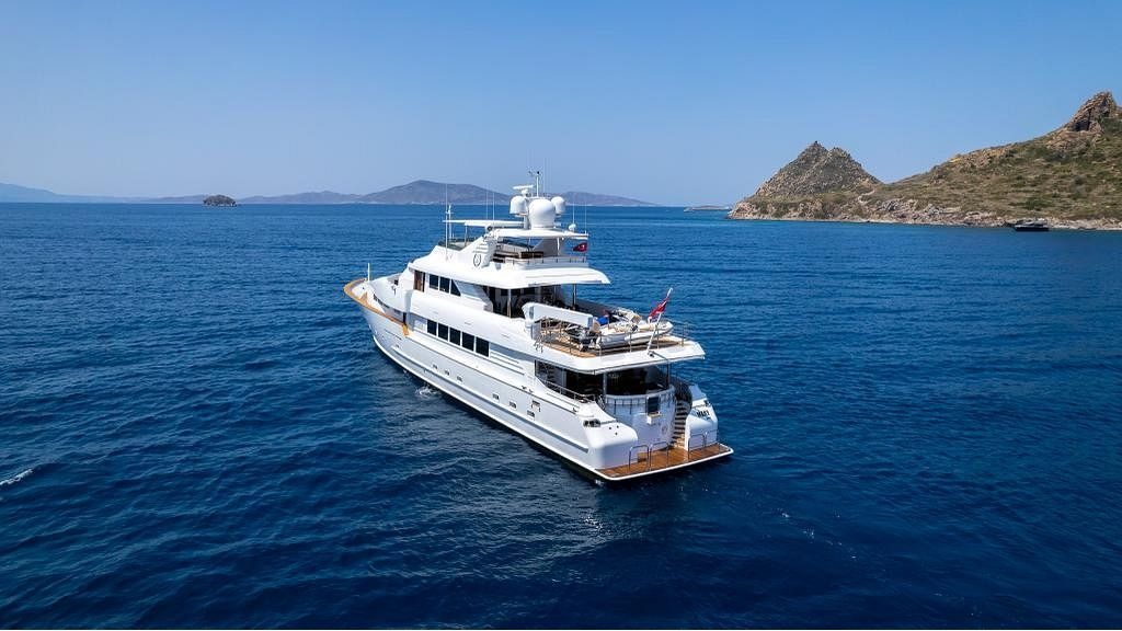 mary-motor-yacht-16-1024-576