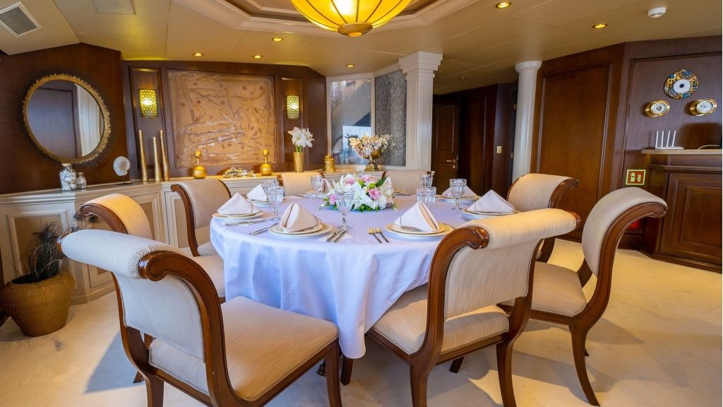 mary-motor-yacht-29-1024-576
