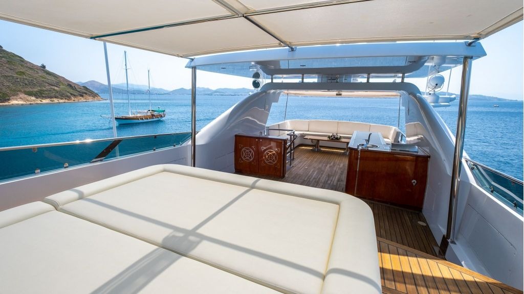 mary-motor-yacht-38-1024-576