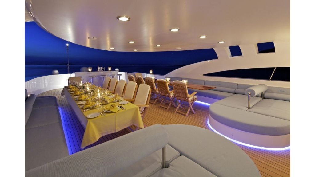 mia-rama-mega-yacht-3-1024-576