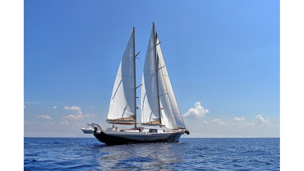 moss-luxury-motor-sailor-76-1024-576