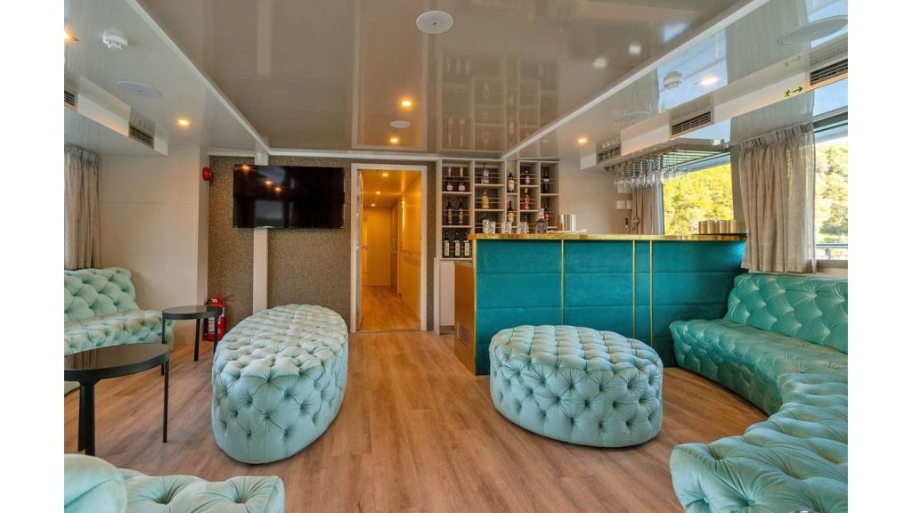 motor-yacht-ohana-28-1-1024-576