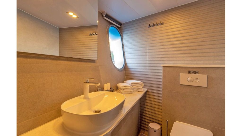 motor-yacht-ohana-4-1-1024-576