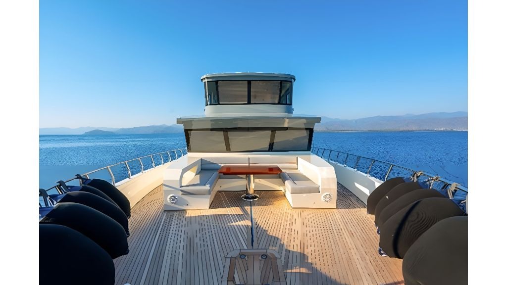 motoryacht-alessandro-25-1024-576