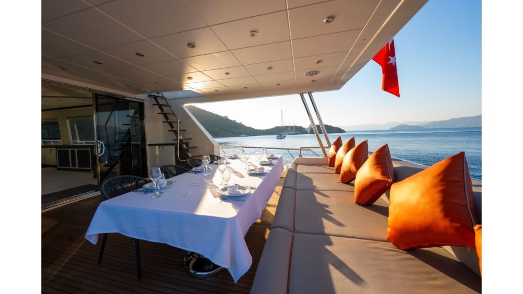 motoryacht-alessandro-26-1024-576