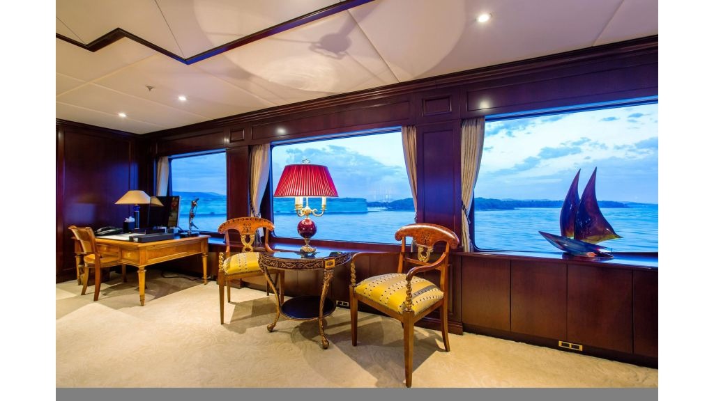 mustique-luxury-motor-yacht-252-1024-576