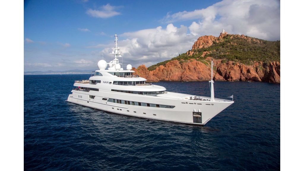 naia-luxury-charter-yacht-12-1024-576