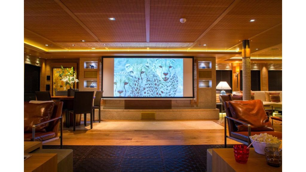 naia-luxury-charter-yacht-17-1024-576