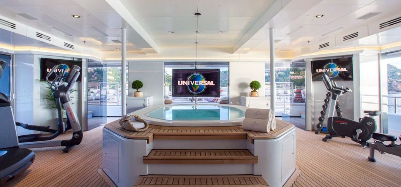 naia-luxury-yacht-master1-1350-630