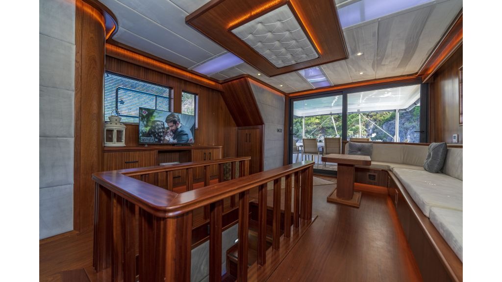 oggusto-trawler-12-1024-576