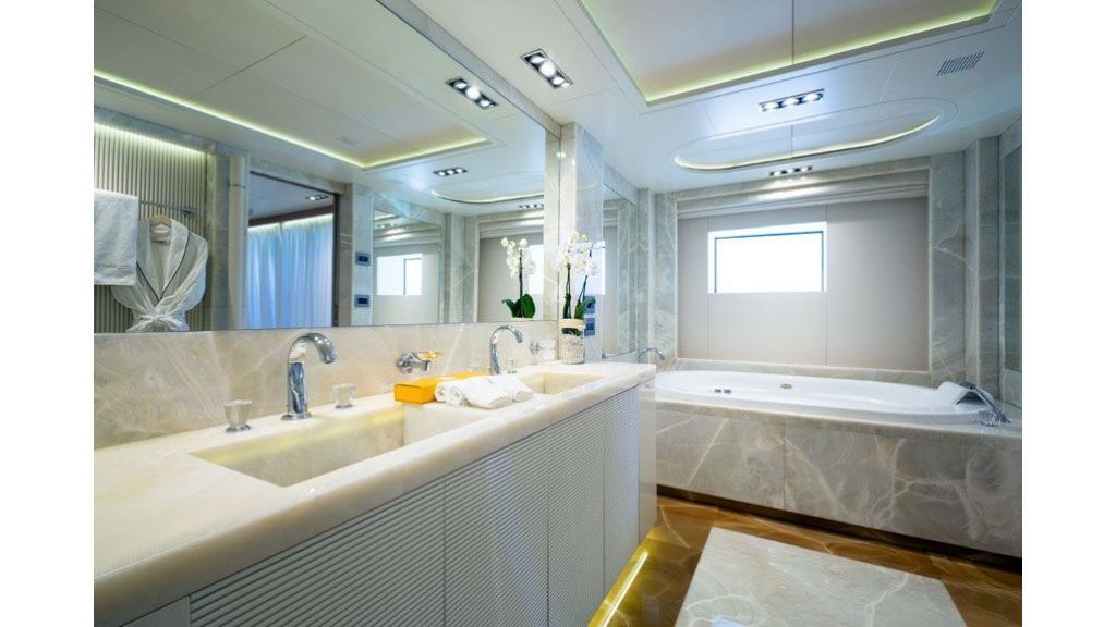 opari-3-supr-yacht-4-1024-576