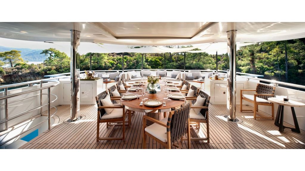 orion-star-motor-yacht-9-1024-576