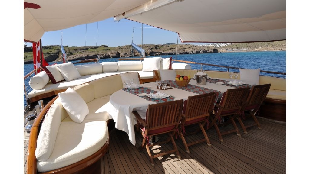 palmyra_gulet_aft-1024-576