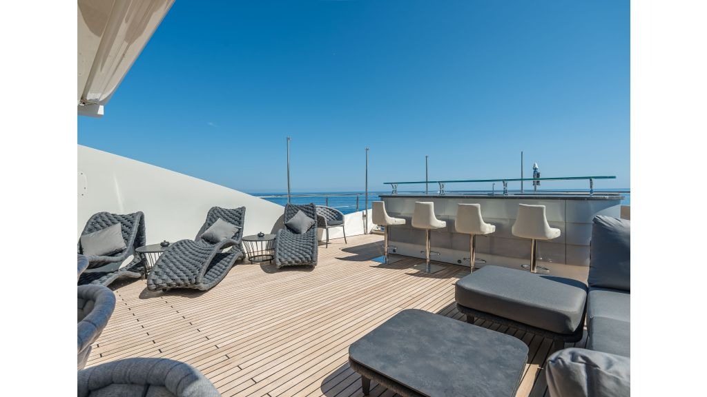 panakeia-117-1024-576