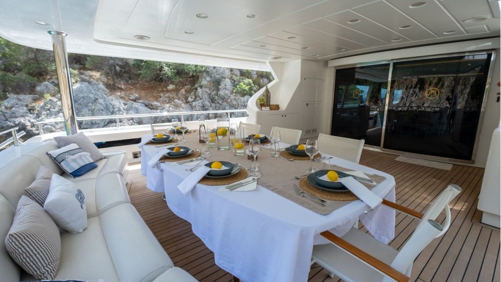 panfelis-motor-yacht-0010-1024-576