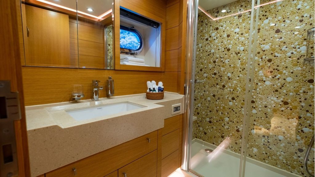 panfelis-motor-yacht-0033-1024-576