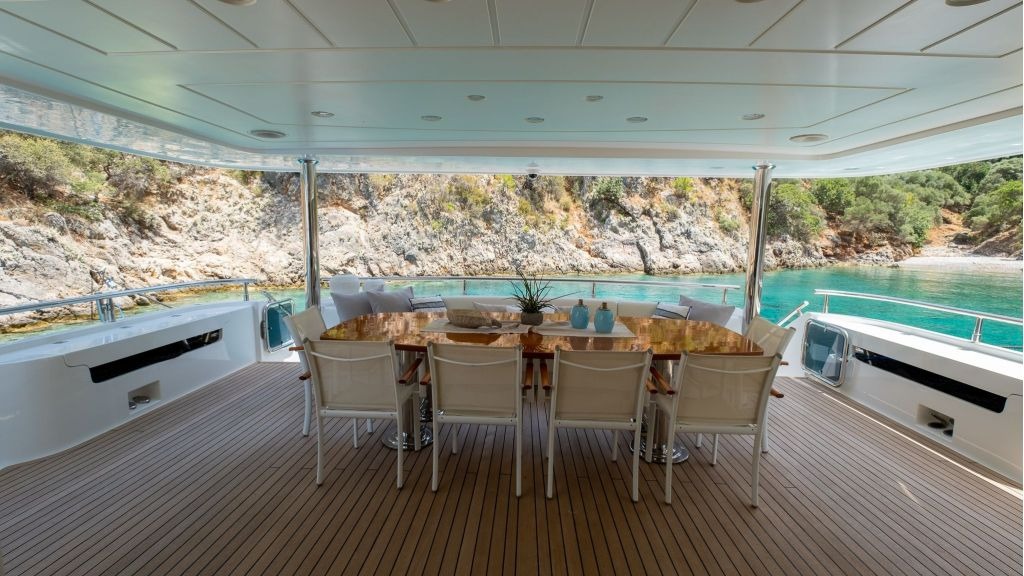 panfelis-motor-yacht-0051-1024-576