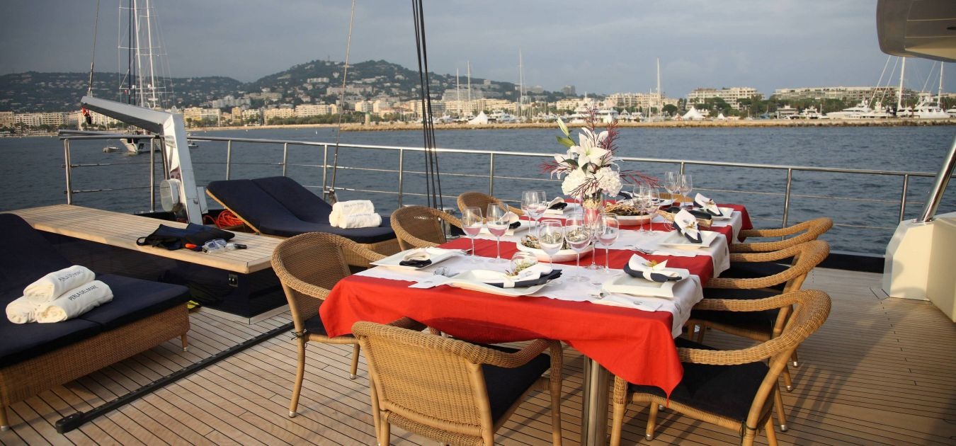 perla-del-mare-luxury-gulet-master2-1350-630