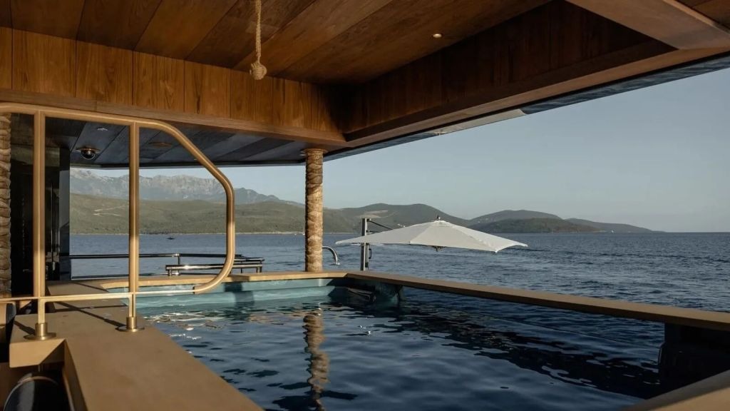 pink-shadow-018-1024-576