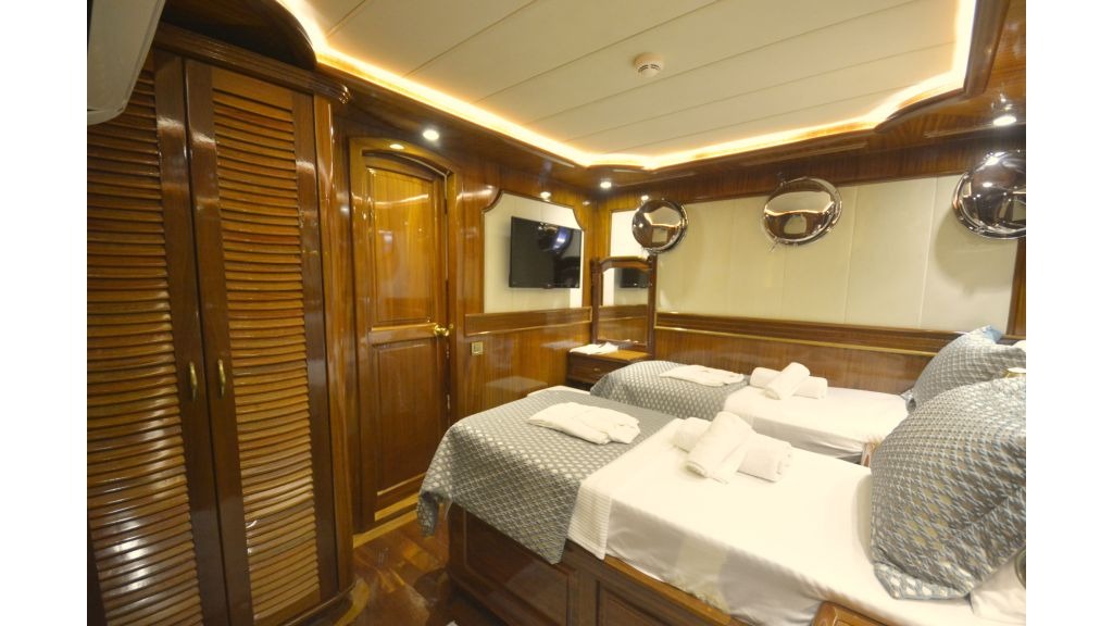 queen-atlantis-061-1024-576