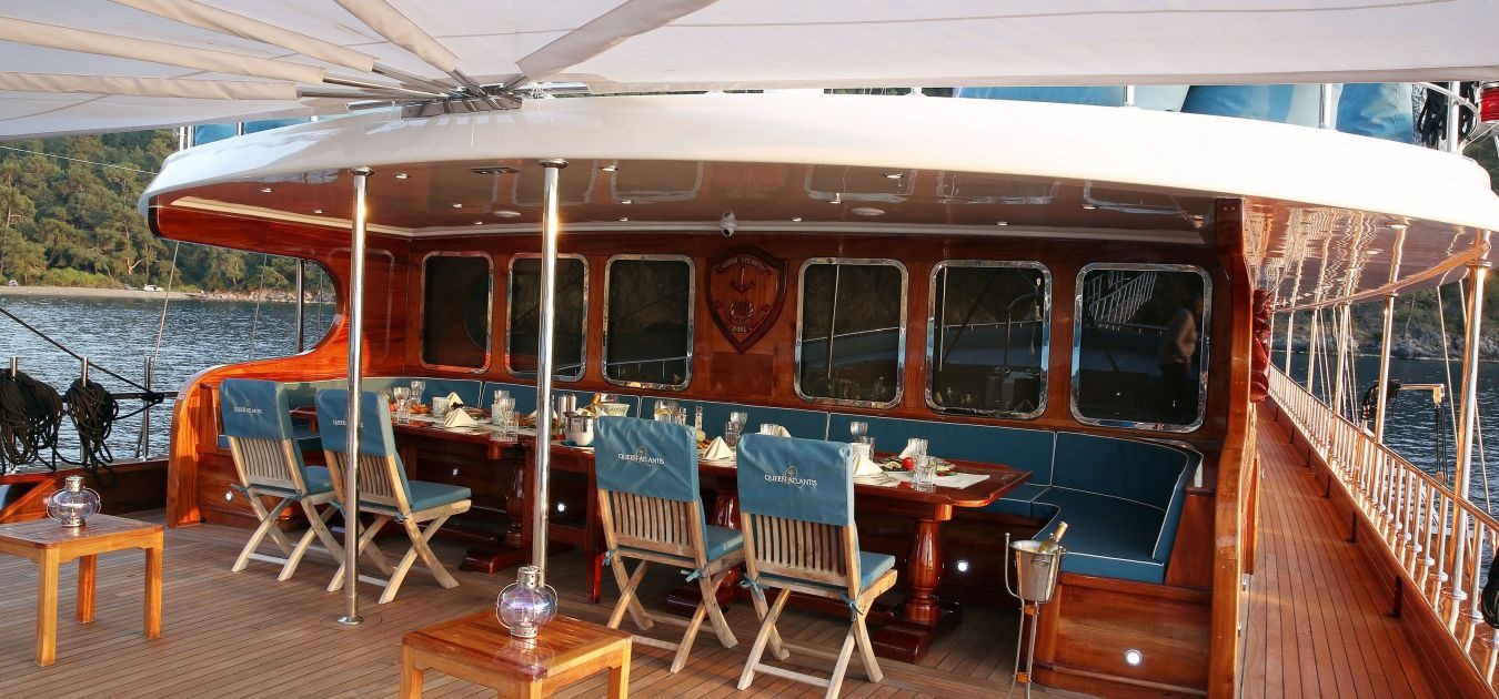 queen-atlantis-motor-sailor-master3-1350-630