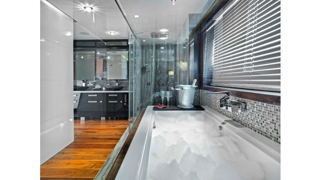 queen-mare-21-1024-576