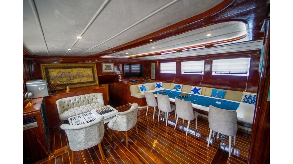 queen-of-rtt-306-1024-576