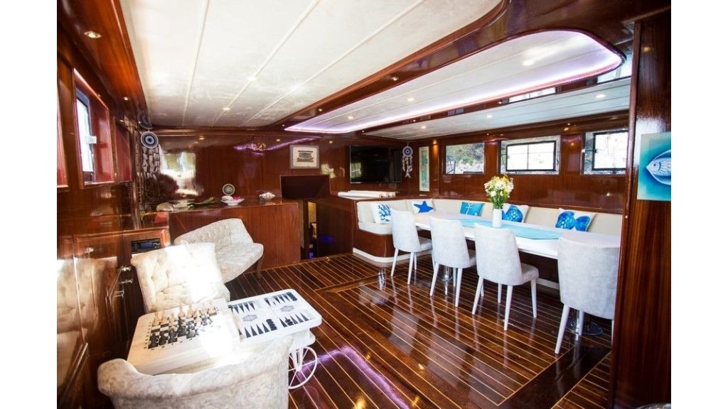 queen-of-rtt-333-1024-576