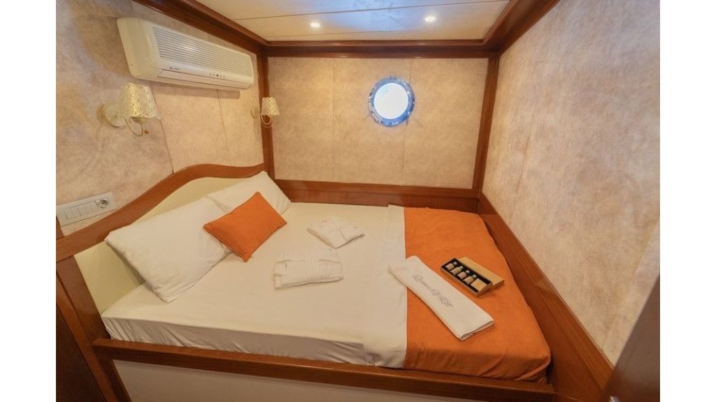 queen-of-rtt-334-1024-576