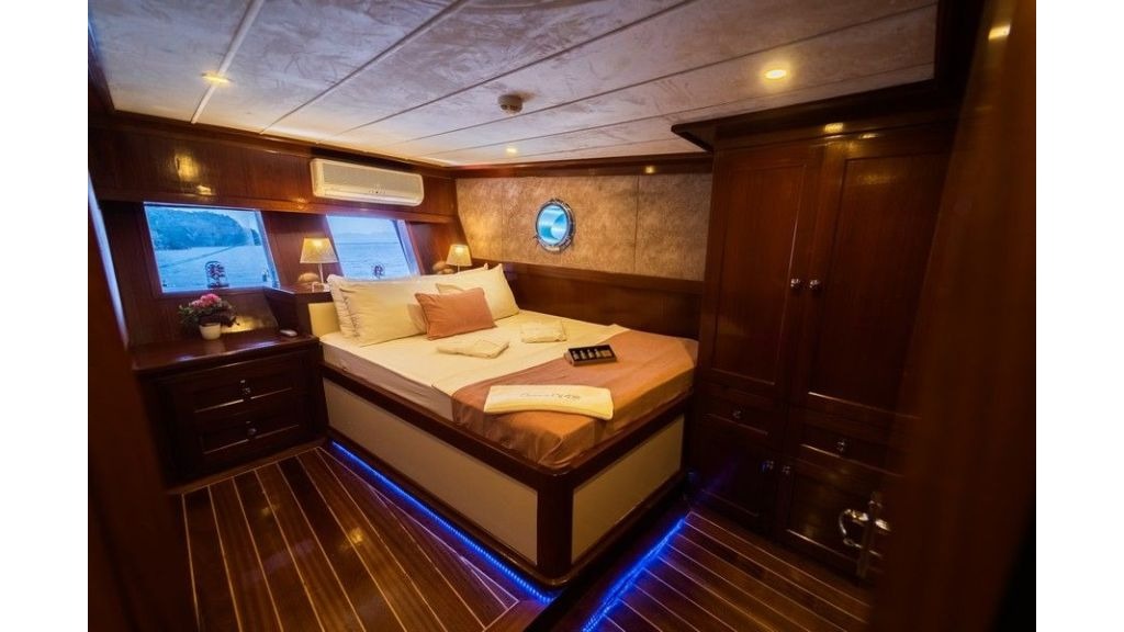 queen-of-rtt-337-1024-576