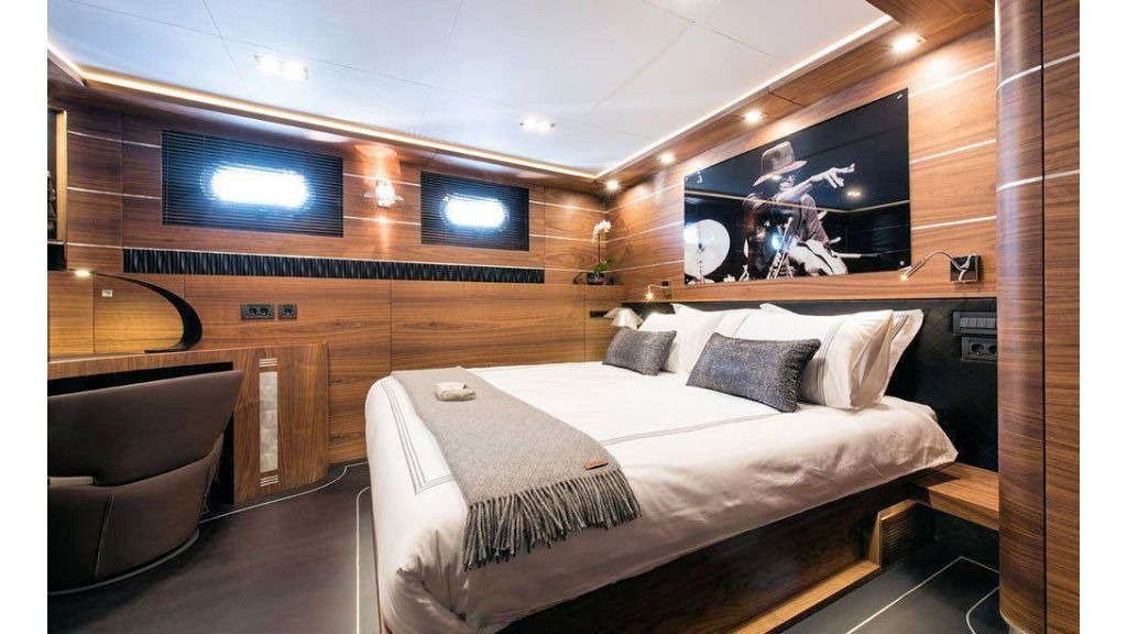 rox-star-sailing-yacht-5-1024-576